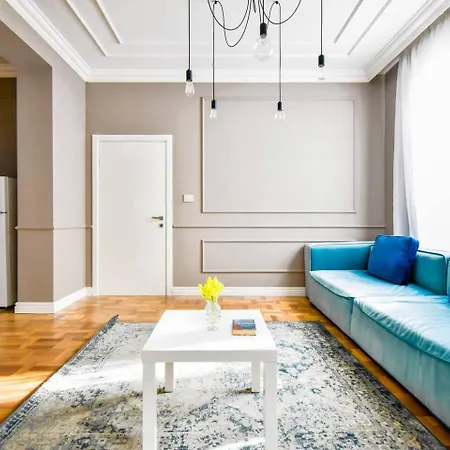 Apartment 2bdr Luxury On Prime Location *